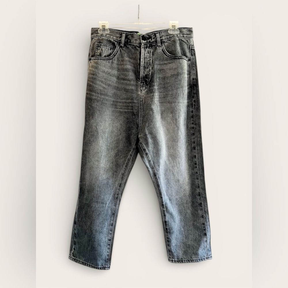Free People Black Ankle Cropped Jeans with Modern Flair